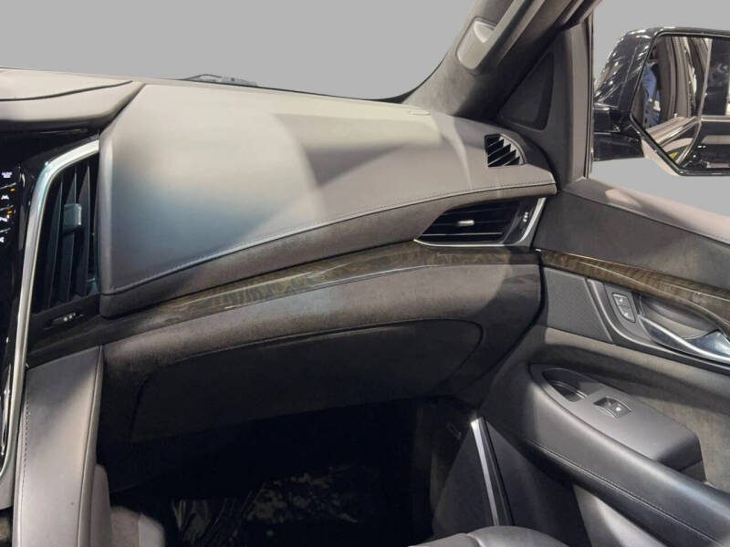 2019 Cadillac Escalade Platinum