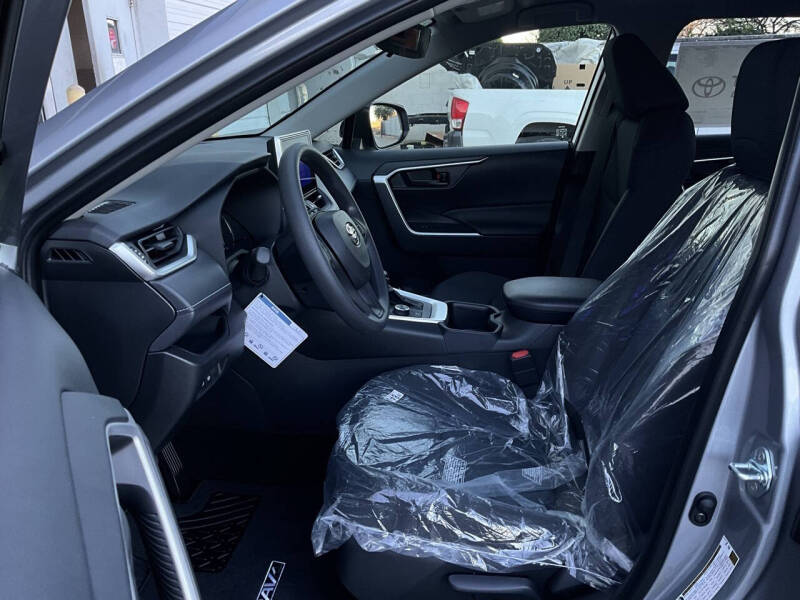 2025 Toyota RAV4 Hybrid LE