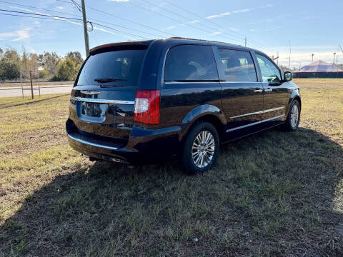 2015 Chrysler Town and Country Touring-L