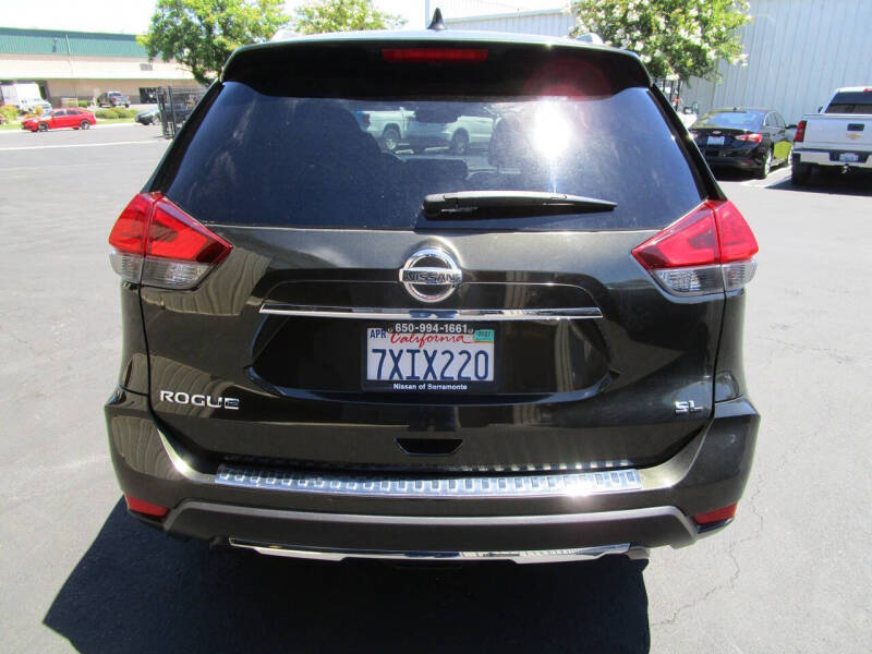 2017 Nissan Rogue SL