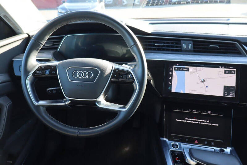 2024 Audi Q8 e-tron quattro Premium Plus