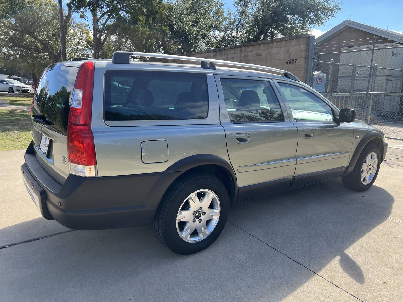 Used Car 2006 Volvo Xc70  Base Awd 4dr Wagon For Sale Under $10,000 In Austin, Texas