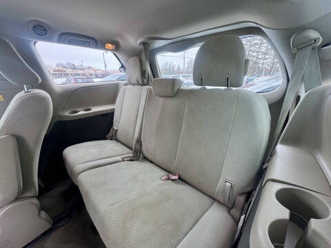2013 Toyota Sienna L 7-Passenger