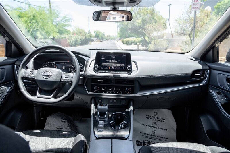 2025 Nissan Rogue SV