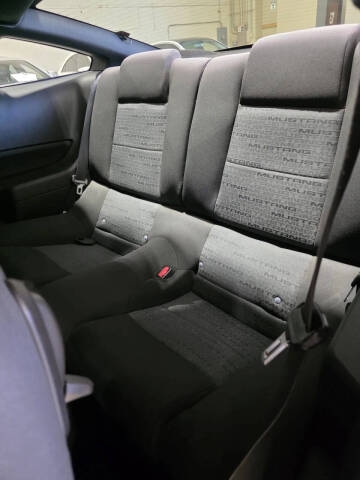 2007 Ford Mustang V6 Deluxe
