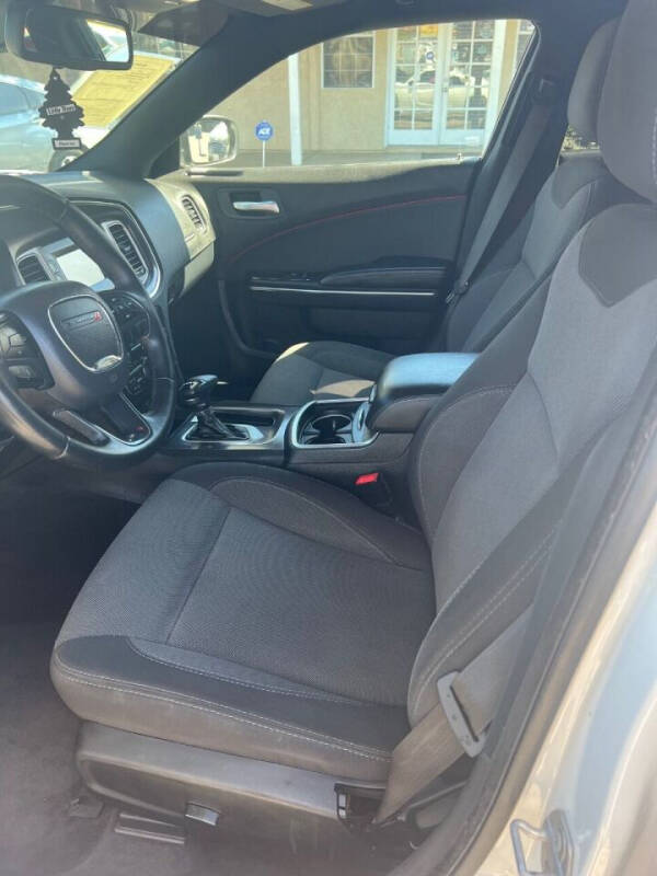 2017 Dodge Charger SE