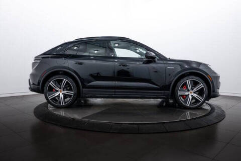 2025 Porsche Macan 4S Electric