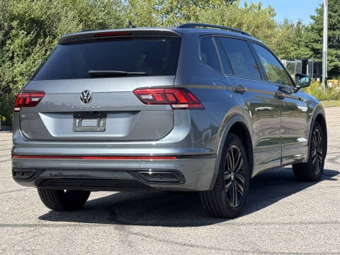 2022 Volkswagen Tiguan SE R-Line Black