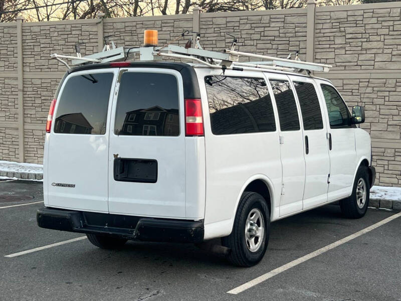 2008 Chevrolet Express Cargo Work Van photo 8