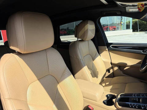 2017 Porsche Macan