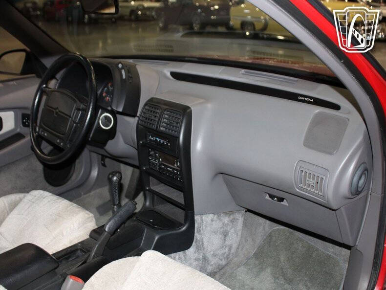 1993 Dodge Daytona ES