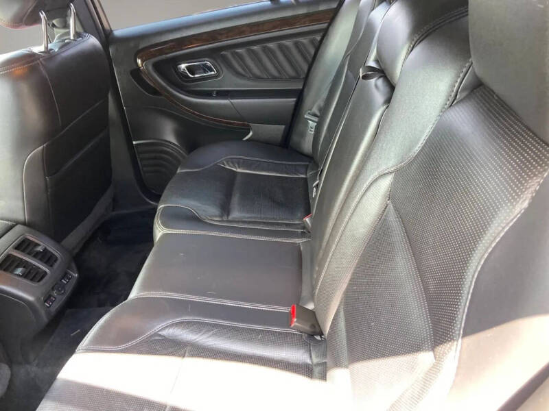 2017 Ford Taurus Limited