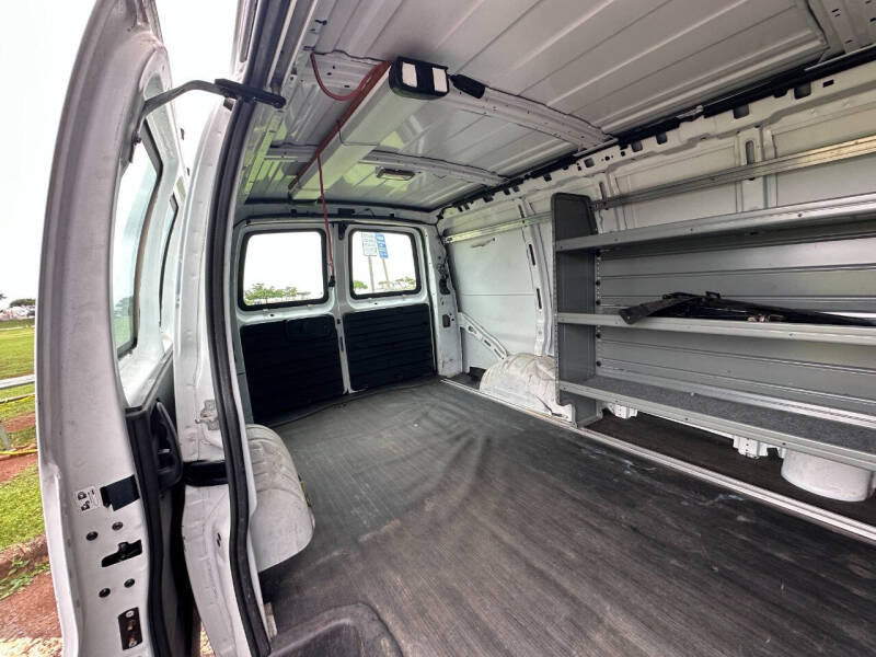 2012 Chevrolet Express Cargo Work Van - Photo 27