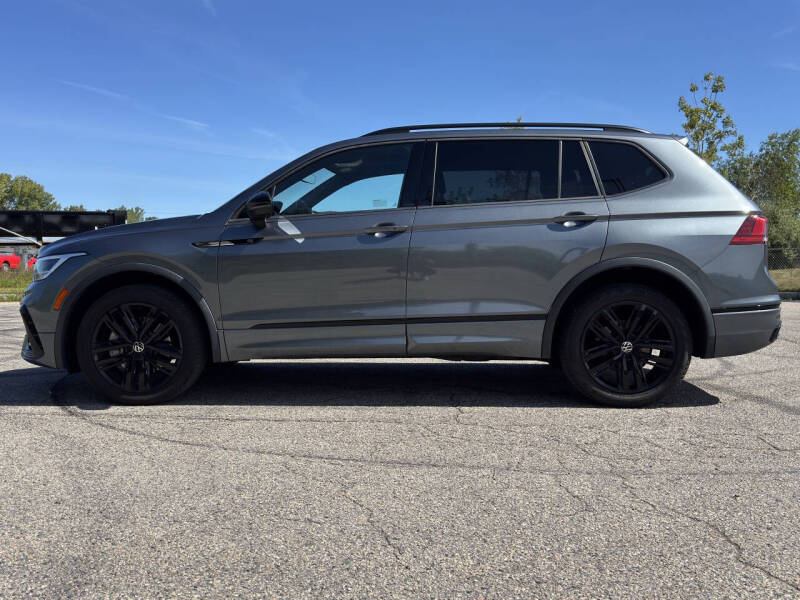 2022 Volkswagen Tiguan SE R-Line Black