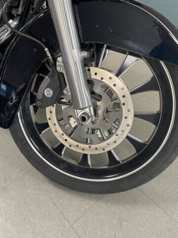 2011 Harley-Davidson 2011 HARLEY-DAVIDSON FLTRX