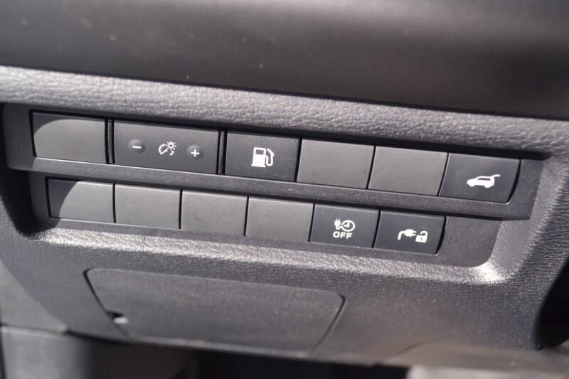 2023 Mitsubishi Outlander PHEV SE