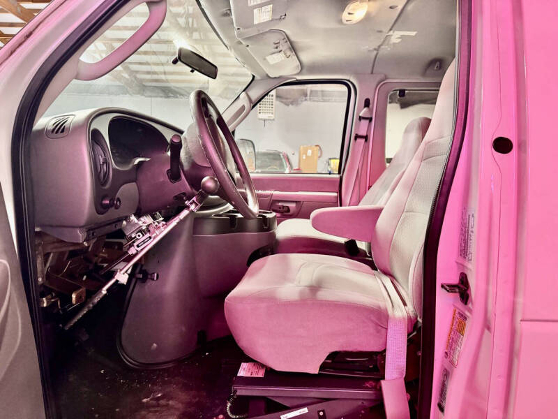 2007 Ford E-Series E-150 XLT