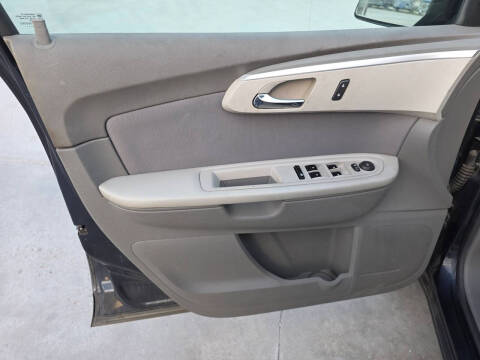 2011 Chevrolet Traverse LS