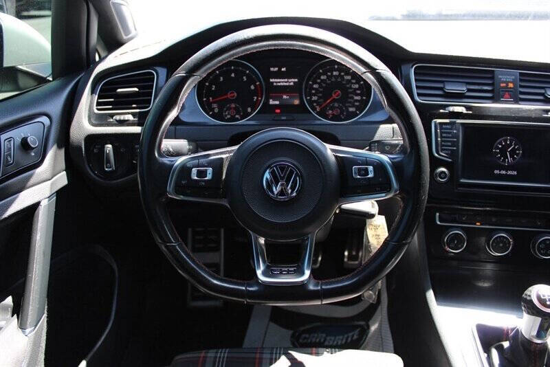 2017 Volkswagen Golf GTI S