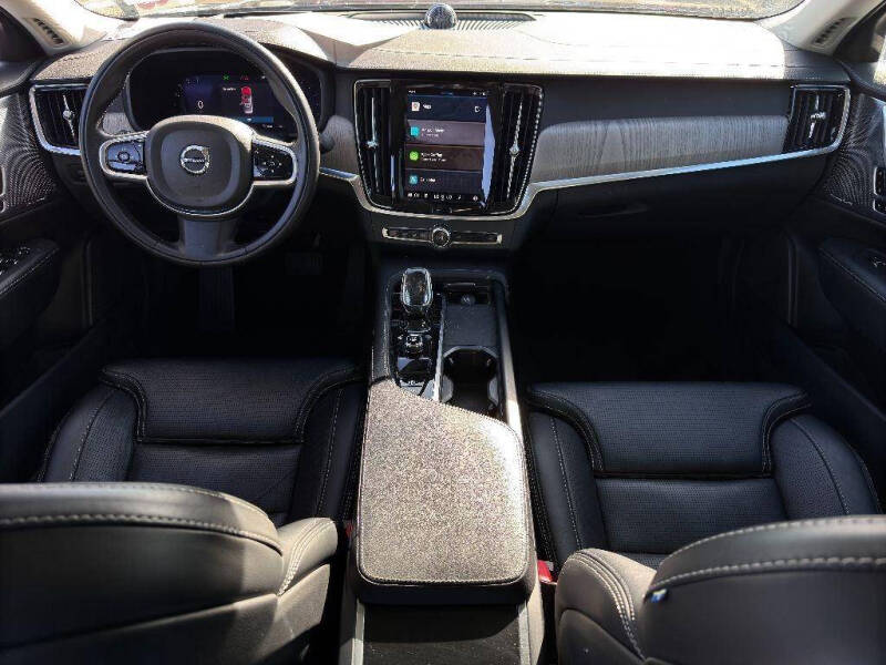 2022 Volvo S90 B6 Inscription