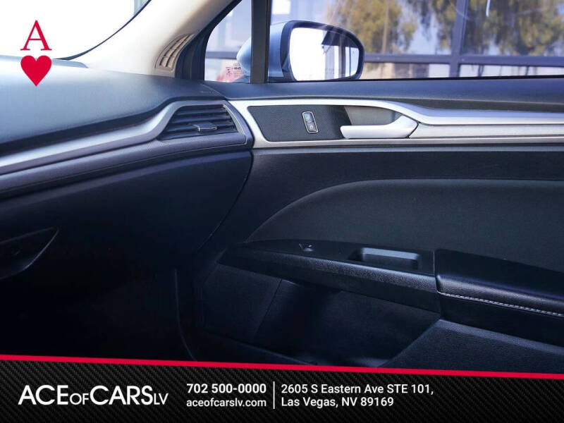 2020 Ford Fusion SE