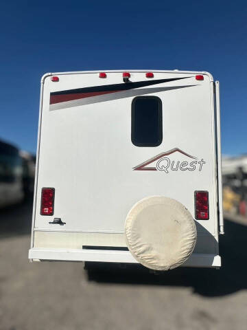 2010 Fleetwood RV QUEST 24E
