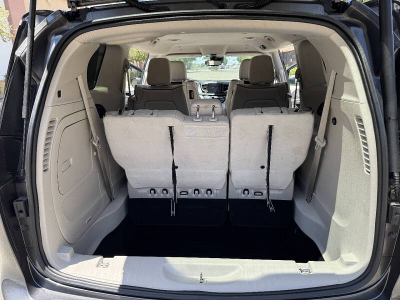 2018 Chrysler Pacifica Hybrid Limited