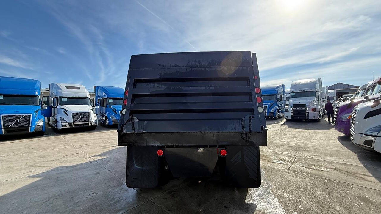 2018 PETERBILT 579 SUPER 10 DUMP TRUCK 18' NEW BODY for sale at KING TRUCK TRAILER SALES in Bakersfield, CA