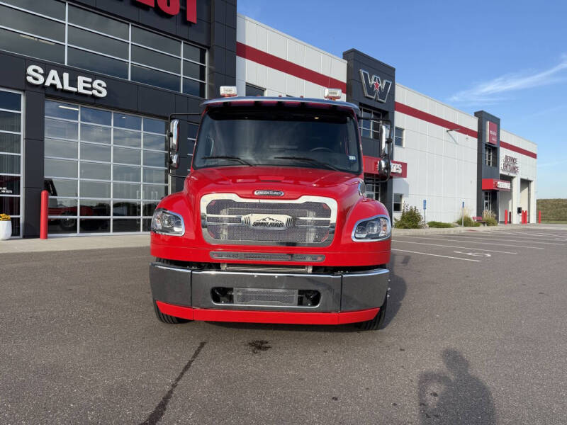 2023 Freightliner M2 106