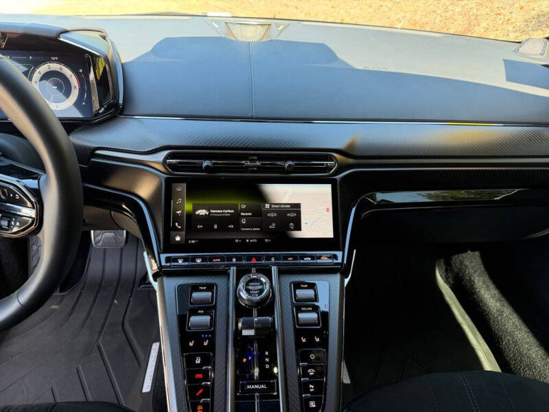 2025 Aston Martin Vantage