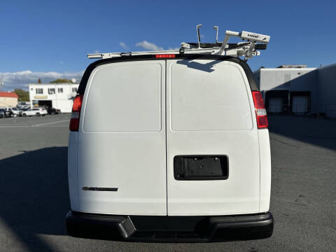 2023 Chevrolet Express 2500