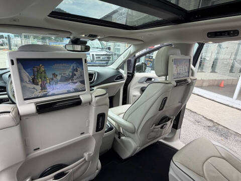 2019 Chrysler Pacifica Hybrid Limited