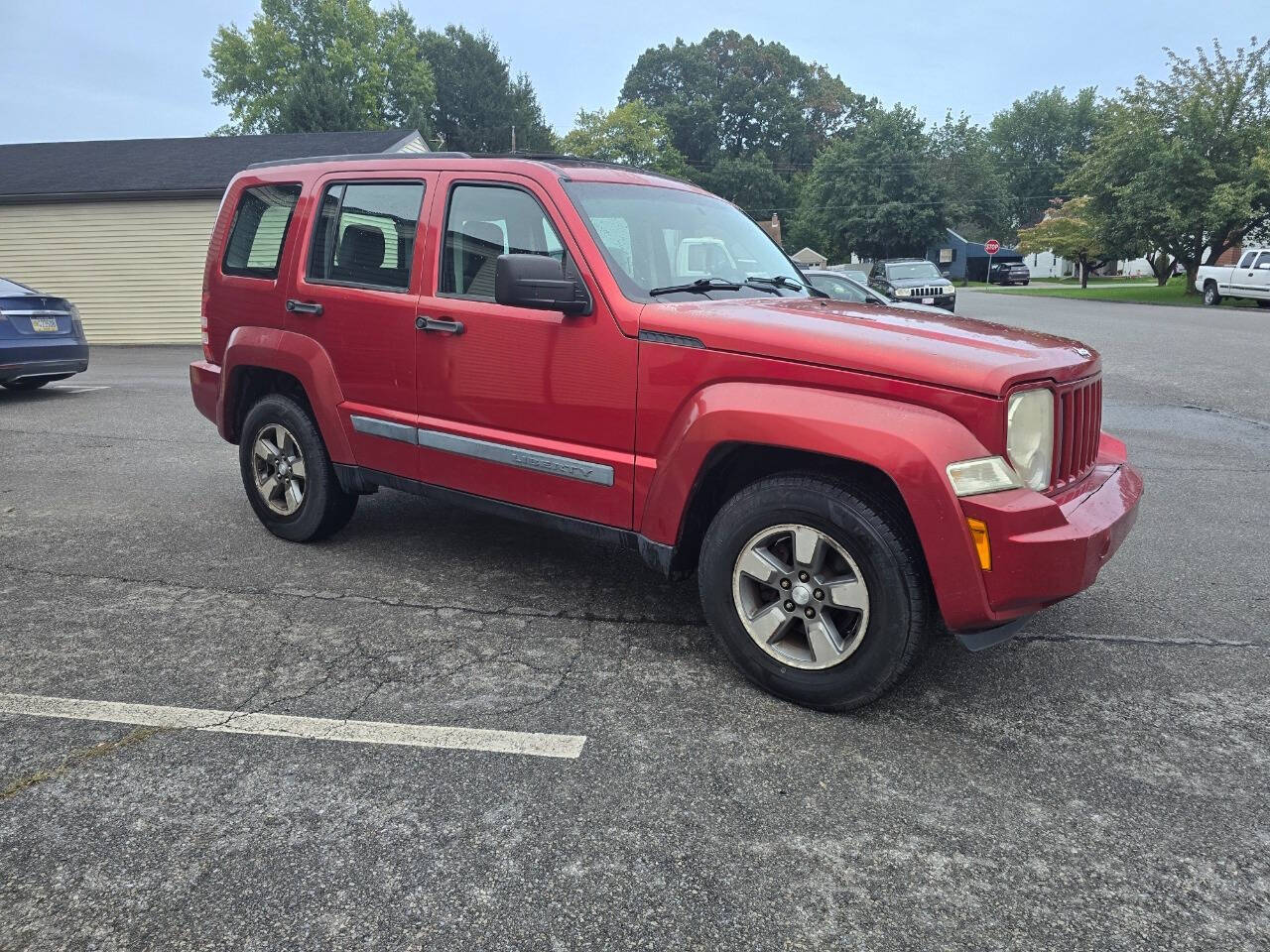 2008 Jeep Liberty for sale at QUEENSGATE AUTO SALES in York, PA