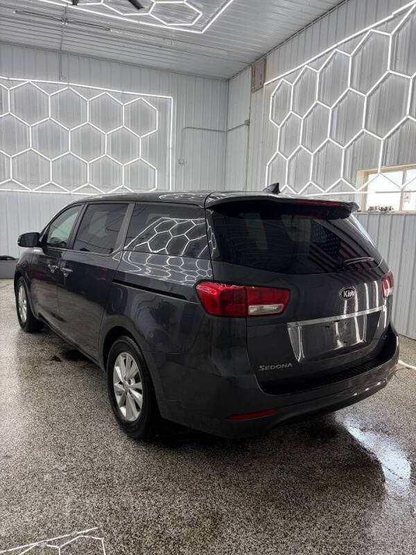 2017 Kia Sedona LX