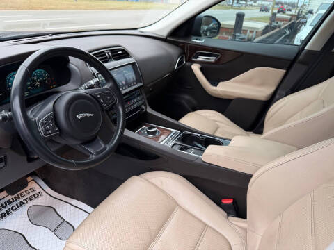 2017 Jaguar F-PACE 35t Prestige