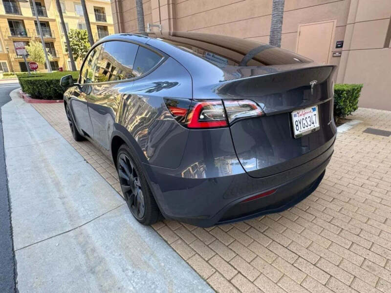 2024 Tesla Model Y Performance