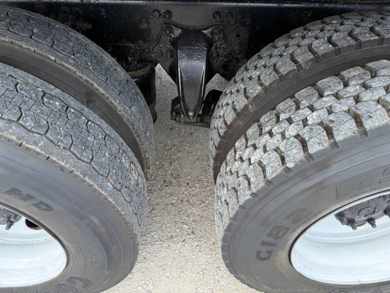 2015 Freightliner M2 112