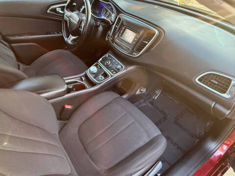 2016 Chrysler 200 Touring