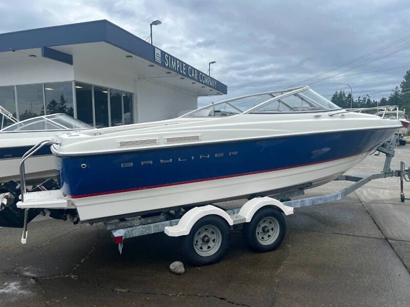 2004 Bayliner 210 Cuddy for sale at Simple Car Company in Oak Harbor, WA