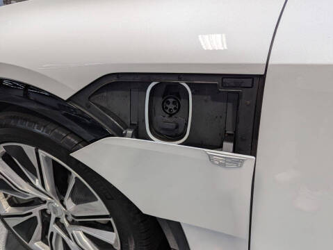 2024 Cadillac LYRIQ Luxury 3