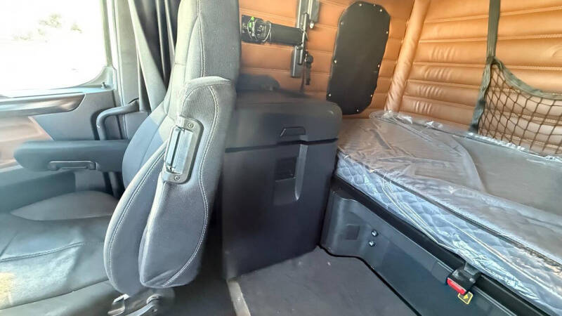 2022 Freightliner Cascadia