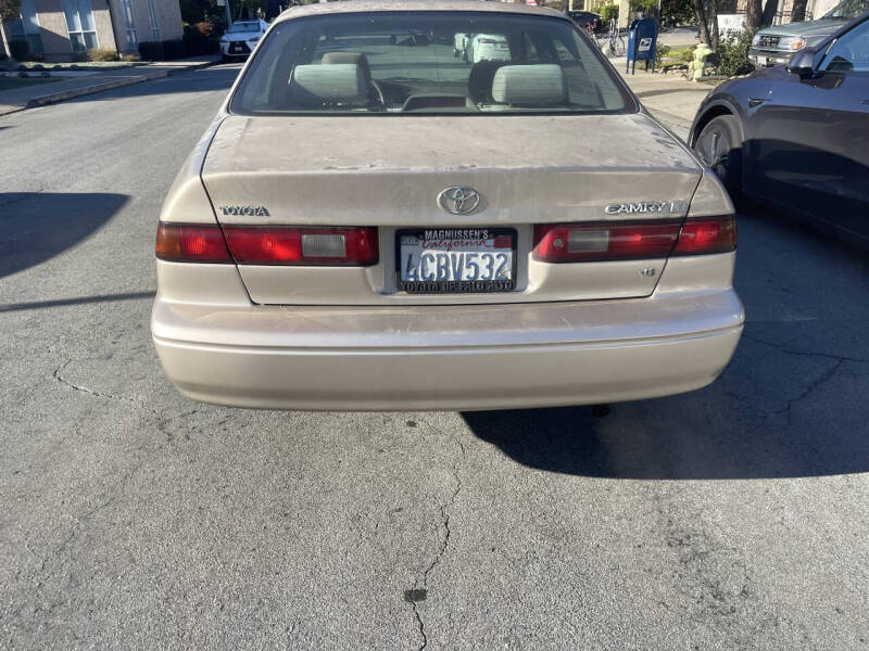 1998 Toyota Camry LE V6