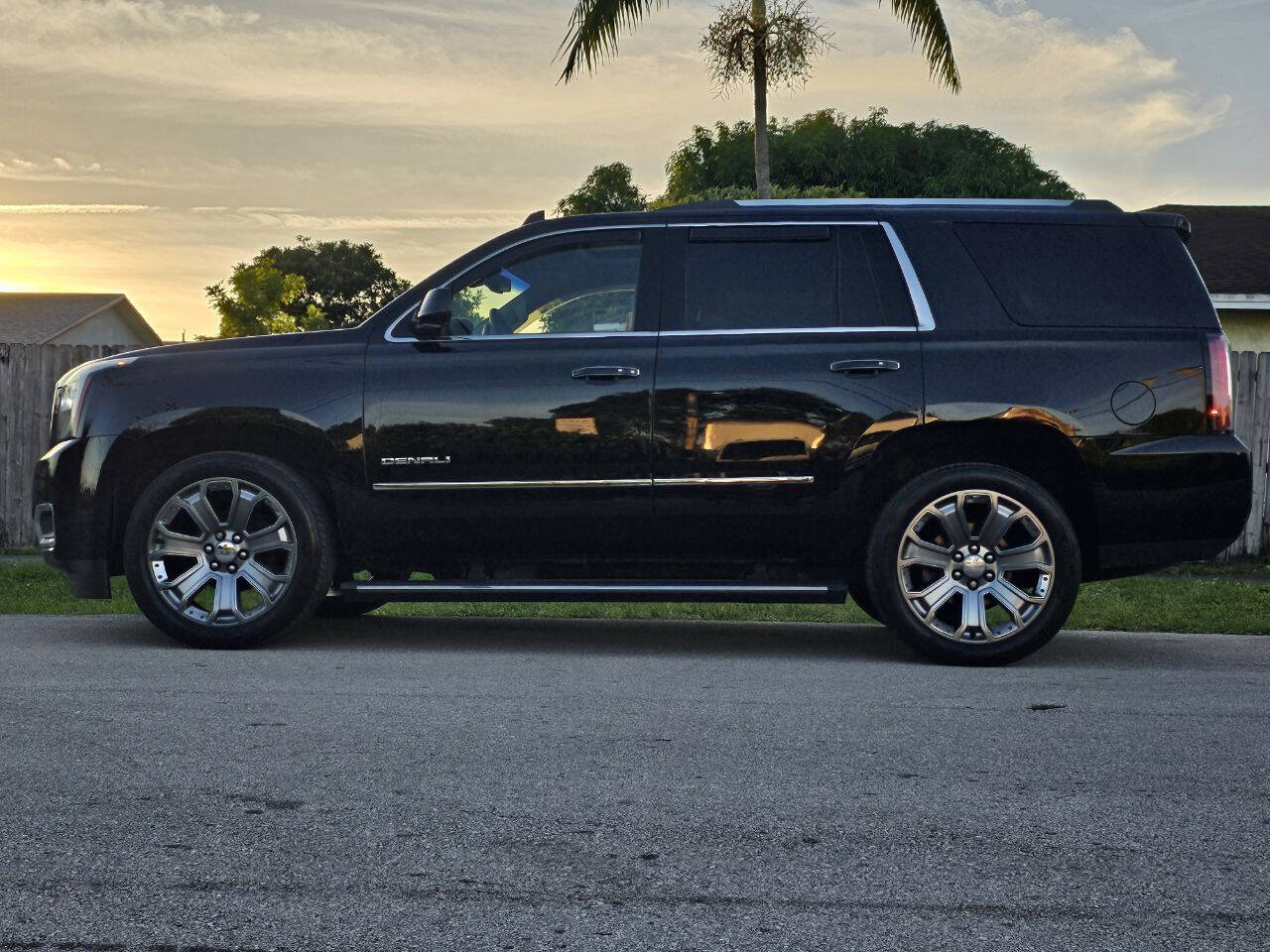 2015 GMC Yukon SUV / Crossover - $16,580