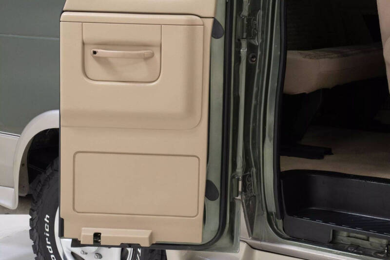 2002 Ford E-Series E-350 SD XLT