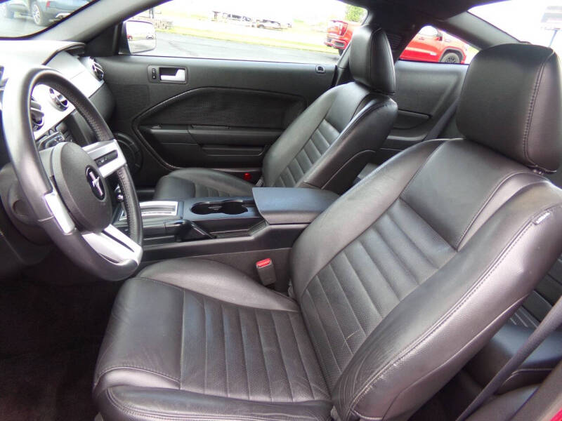 2005 Ford Mustang GT Deluxe