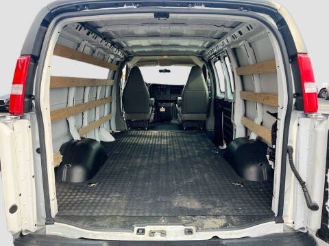 2023 Chevrolet Express 2500