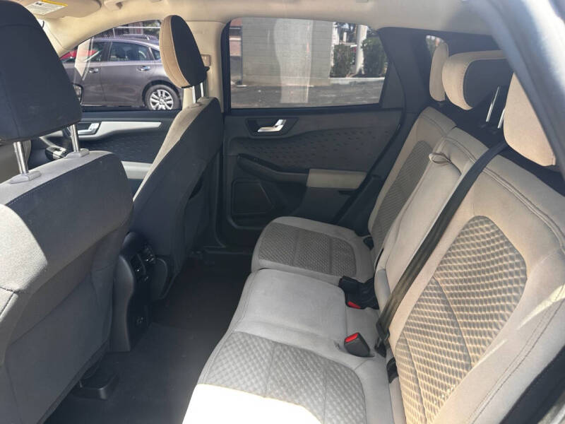 2020 Ford Escape SE