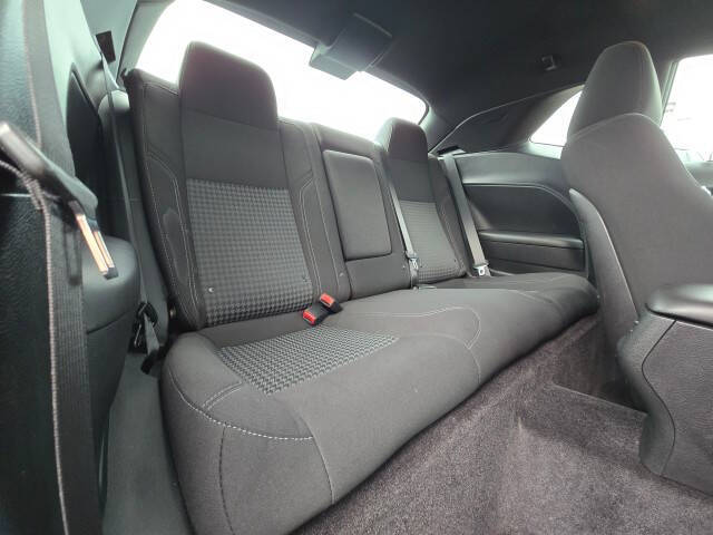 2017 Dodge Challenger SXT