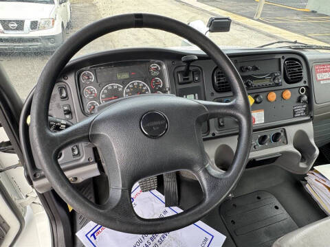 2015 Freightliner M2 106