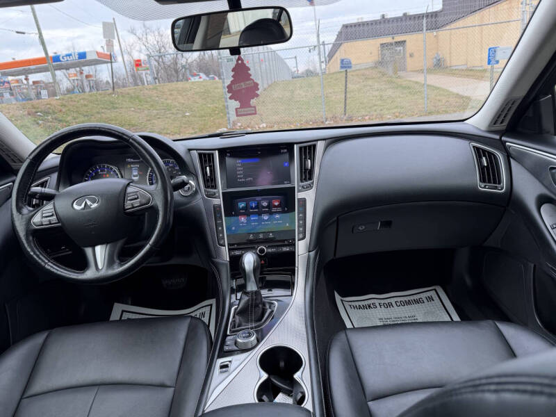 2015 Infiniti Q50 Premium